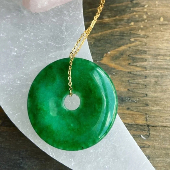 GOLD IMPERIAL JADE PENDANT DONUT NECKLACE - Picture 2 of 9